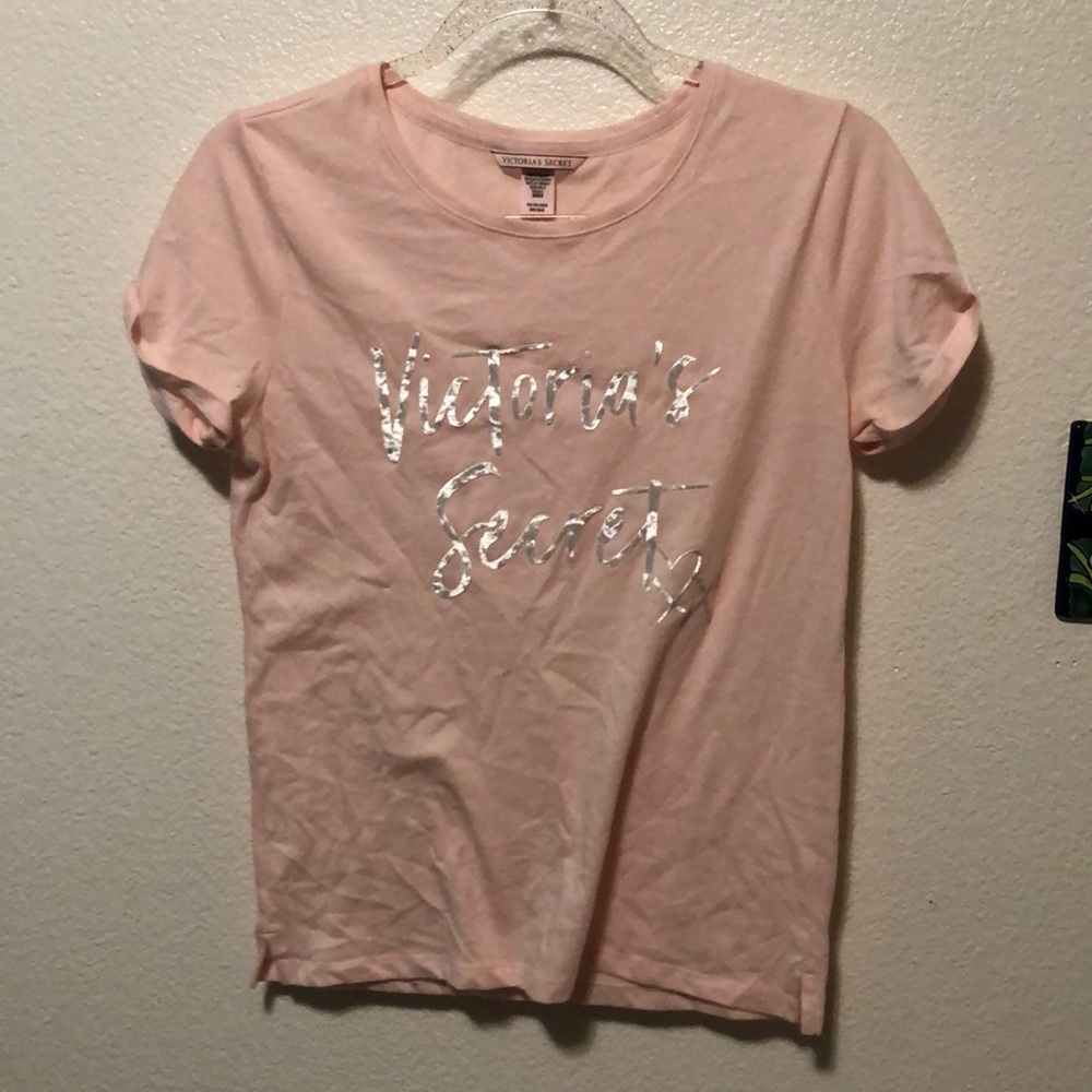 ☀️Victoria’s Secret tshirt